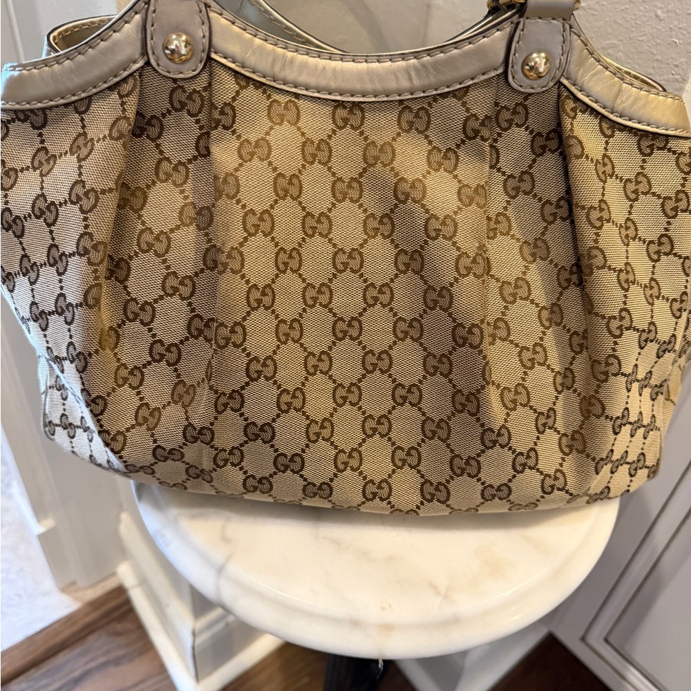 Gucci Sukey Beige and Metallic Monogram tote includes charm with COA - Picture 7 of 17